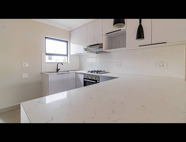 3 BEDROOM SECTIONAL TITLE FOR SALE IN THATCHFIELD RIDGE